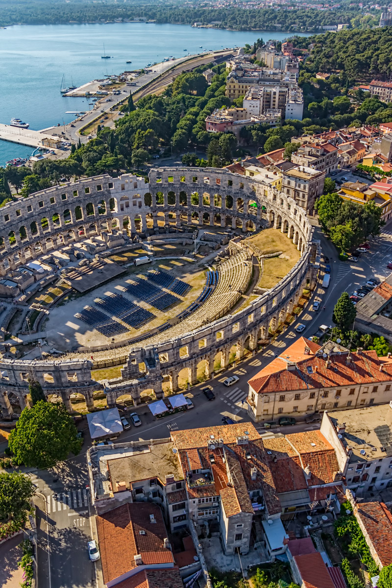 Sull'Arena - right image