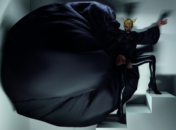 Grace Jones 2 - please credit photographer Andrea Klarin.jpg